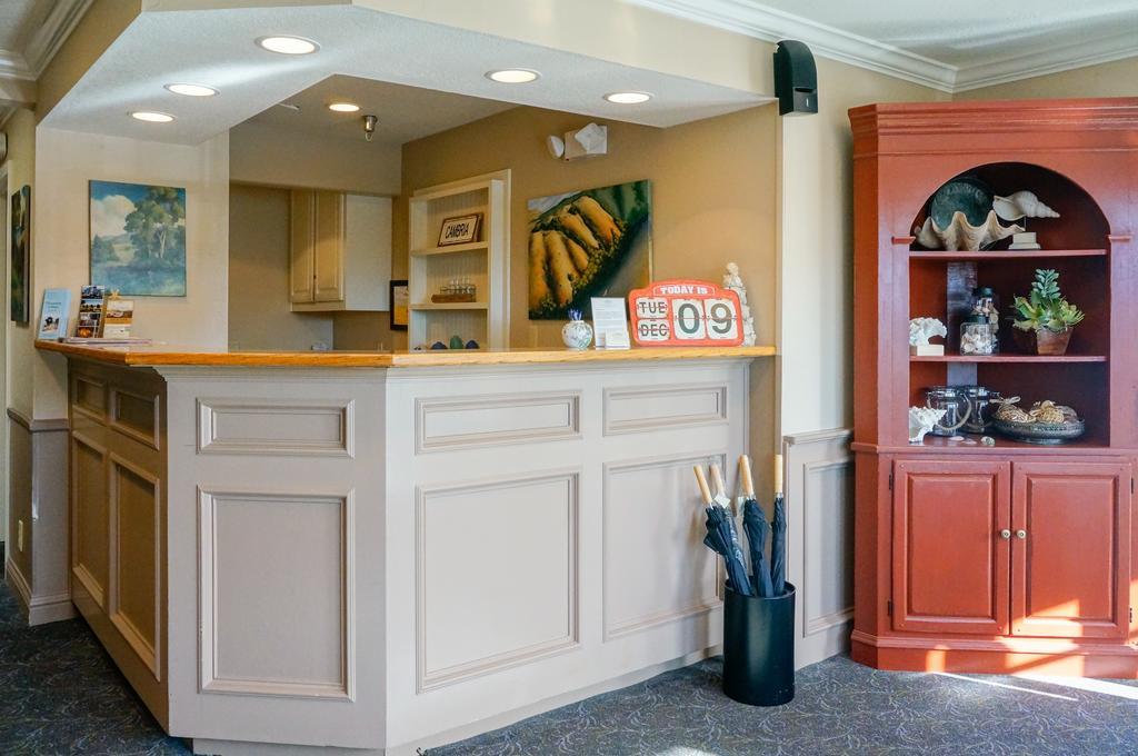 Sand Pebbles Inn Cambria Exterior photo