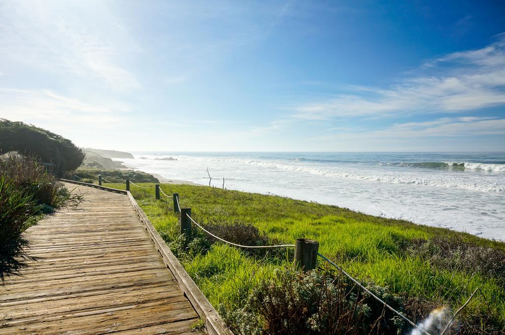 Sand Pebbles Inn Cambria Exterior photo