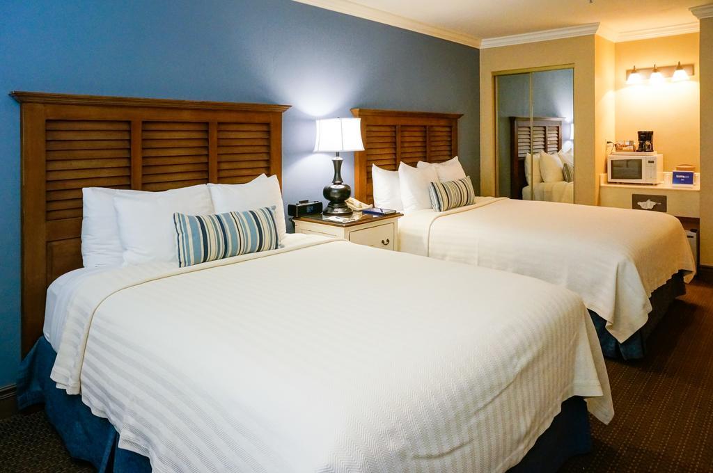Sand Pebbles Inn Cambria Room photo