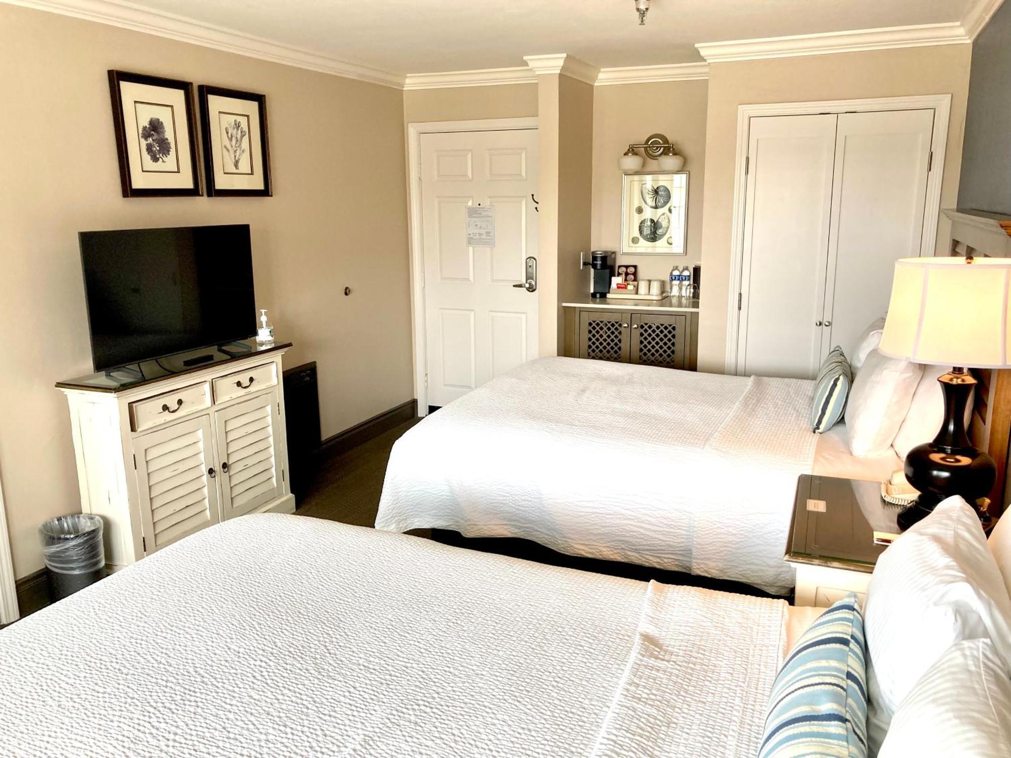 Sand Pebbles Inn Cambria Exterior photo