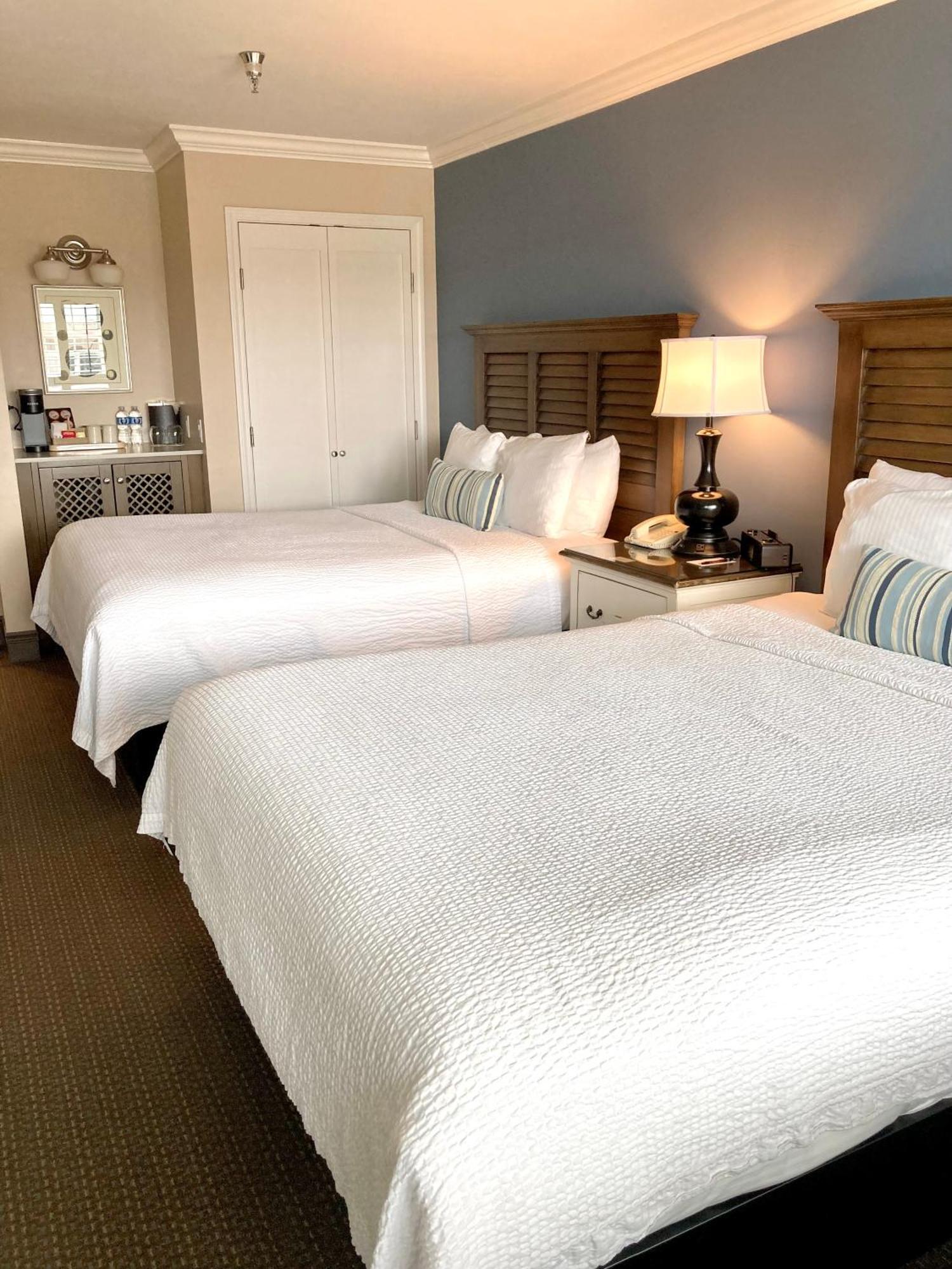 Sand Pebbles Inn Cambria Exterior photo