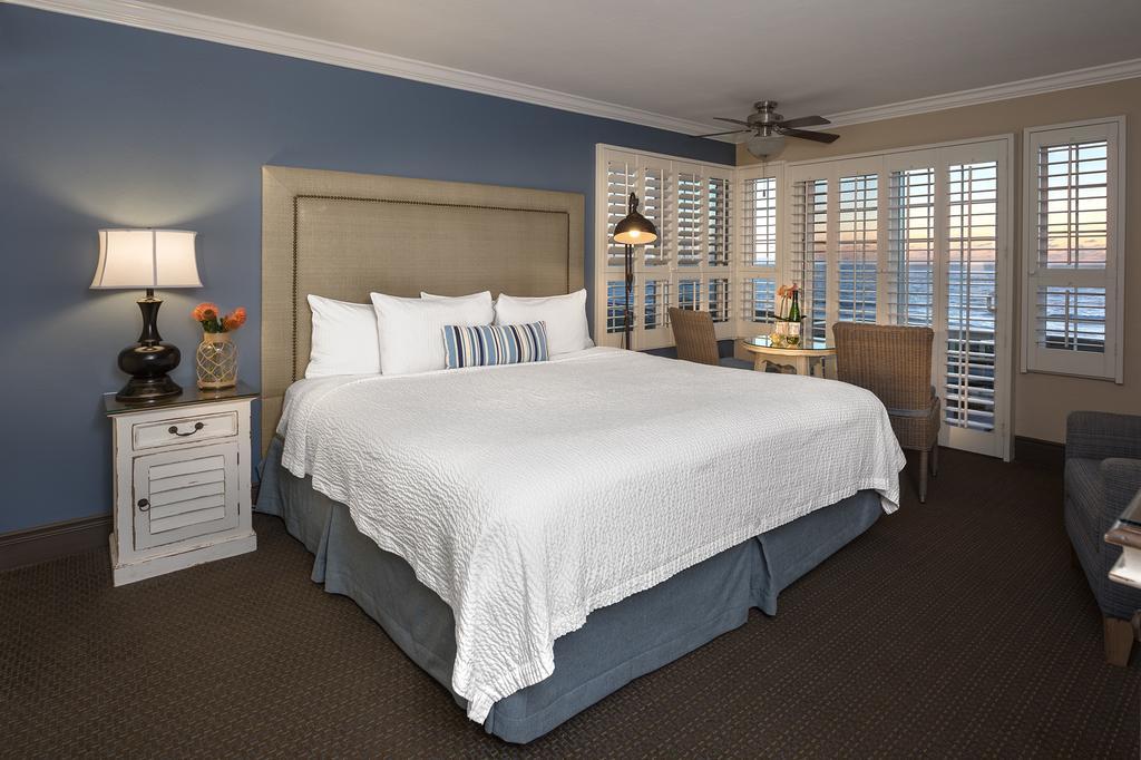 Sand Pebbles Inn Cambria Exterior photo