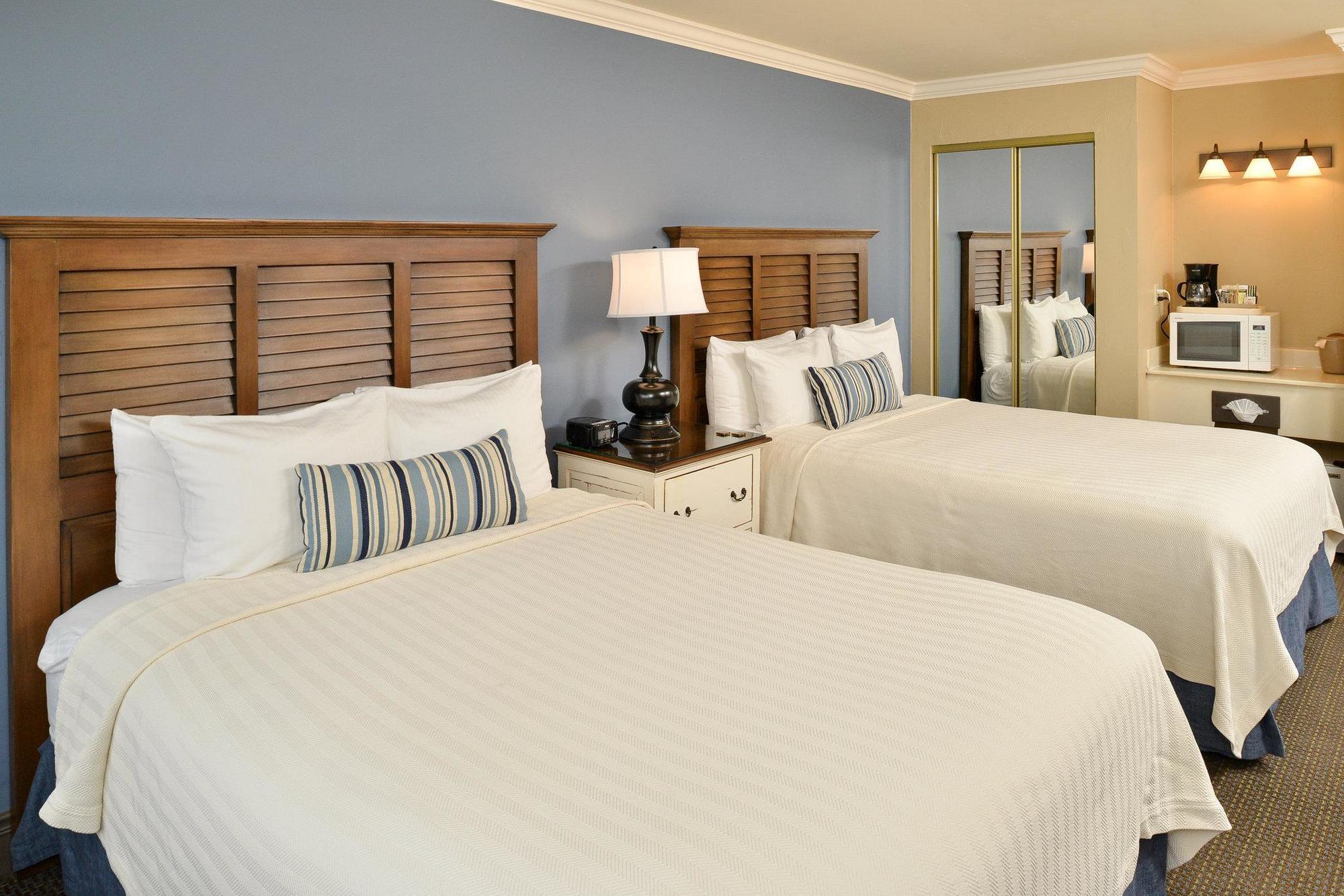 Sand Pebbles Inn Cambria Exterior photo