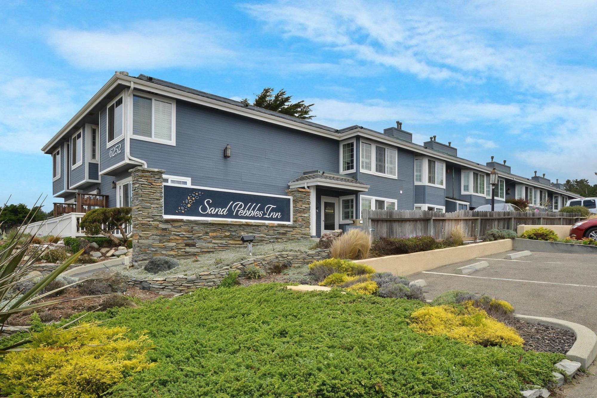 Sand Pebbles Inn Cambria Exterior photo