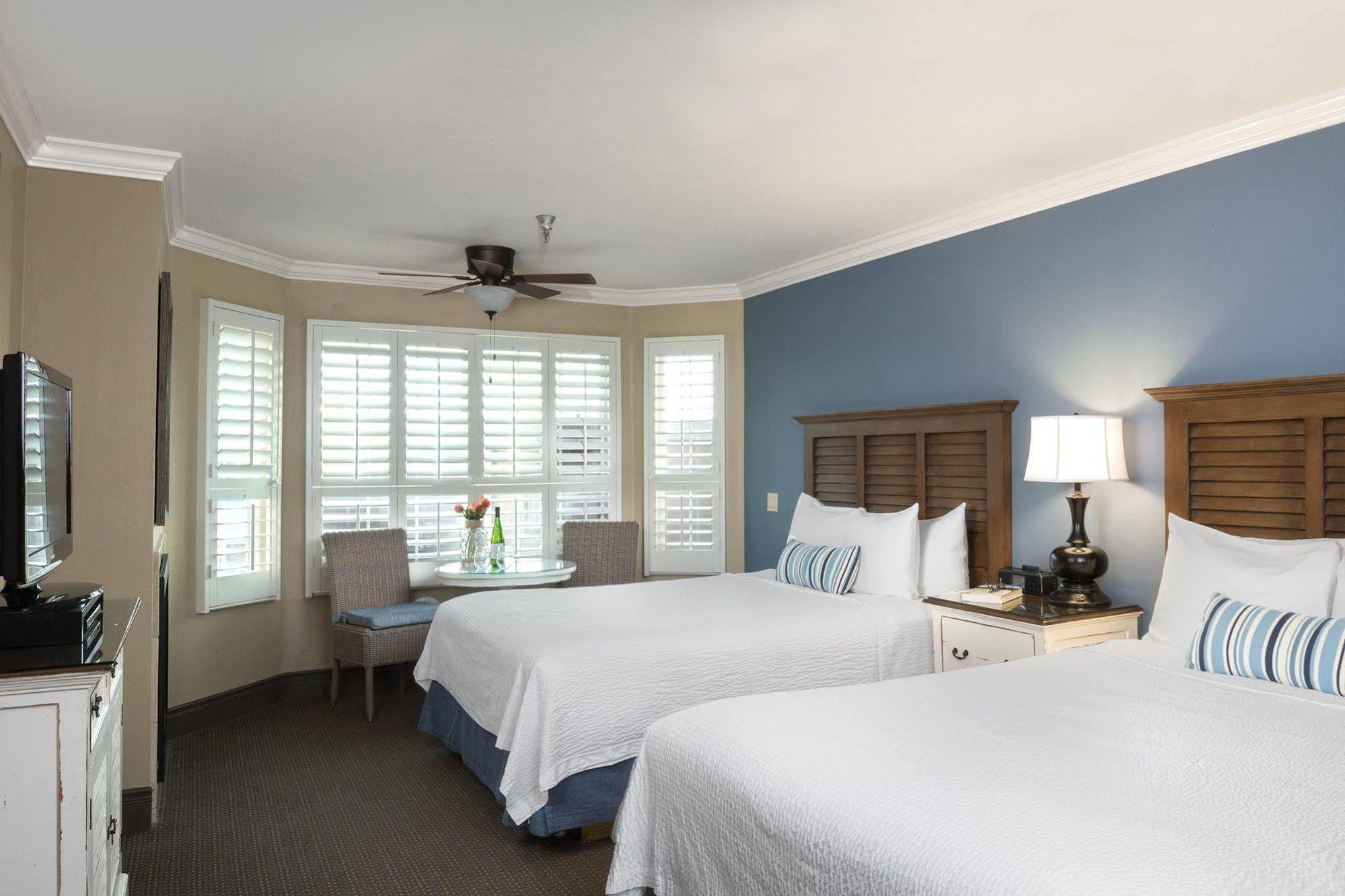 Sand Pebbles Inn Cambria Exterior photo
